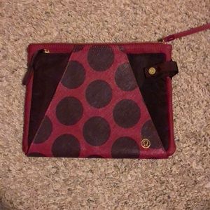 Lululemon clutch